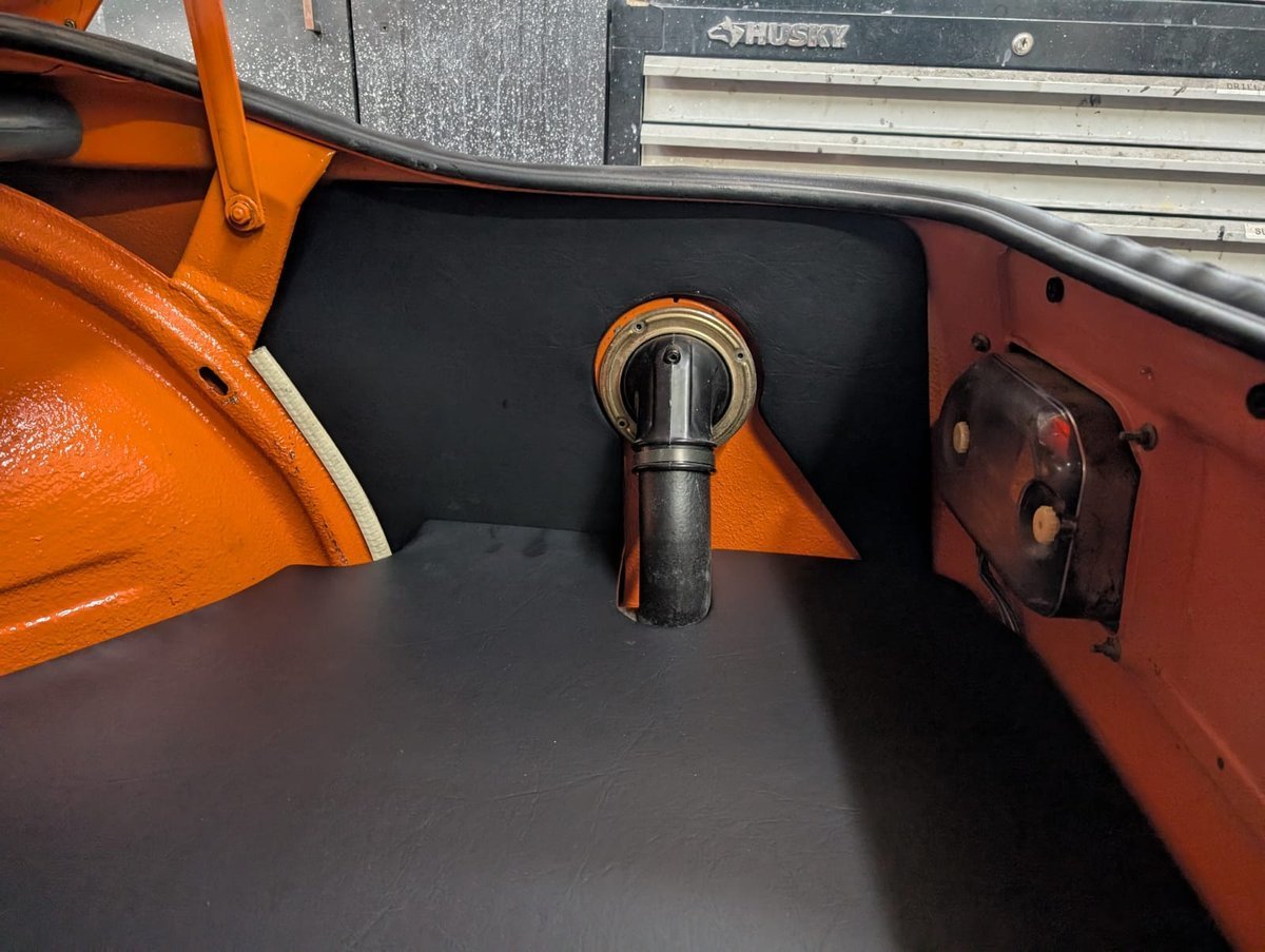 BMW E10 trunk floor panels